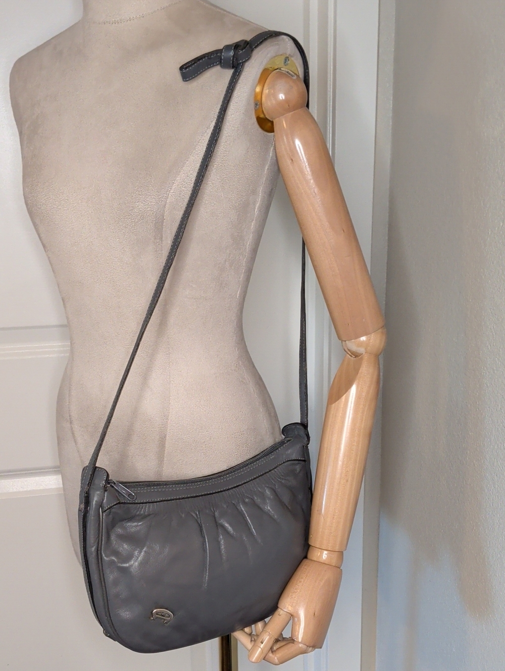 Vintage 80s Etienne Aigner Grey Leather Purse Crossbody Shoulder